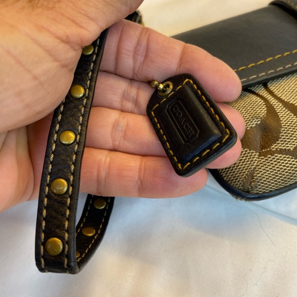 Vtg Coach Special Edition signature buckle wristlet - Picture 3 of 9